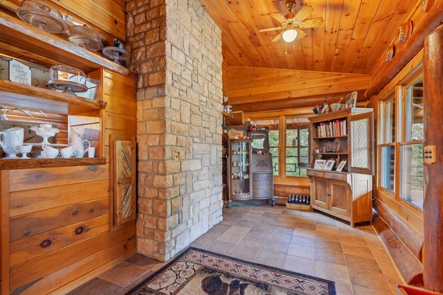 2024 Dogwood Tree Road, Reeds Spring, MO 65737