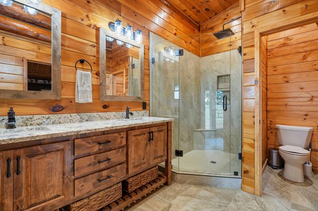 2024 Dogwood Tree Road, Reeds Spring, MO 65737