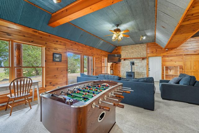 2024 Dogwood Tree Road, Reeds Spring, MO 65737