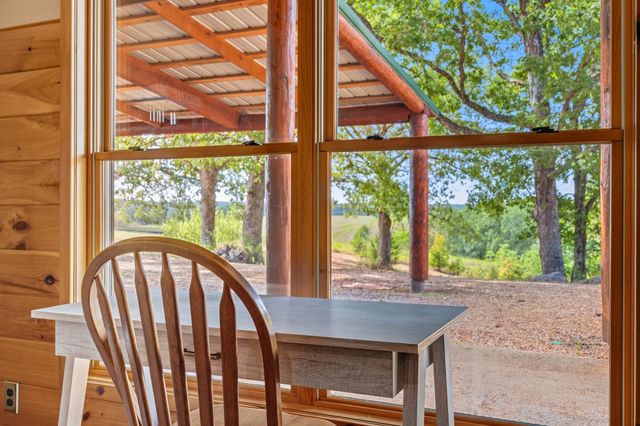 2024 Dogwood Tree Road, Reeds Spring, MO 65737