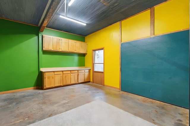 2024 Dogwood Tree Road, Reeds Spring, MO 65737