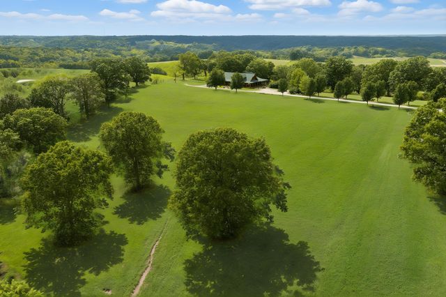 2024 Dogwood Tree Road, Reeds Spring, MO 65737
