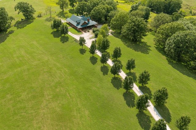 2024 Dogwood Tree Road, Reeds Spring, MO 65737