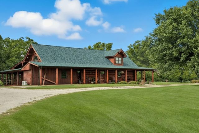 2024 Dogwood Tree Road, Reeds Spring, MO 65737
