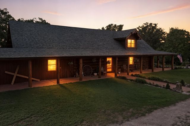 2024 Dogwood Tree Road, Reeds Spring, MO 65737