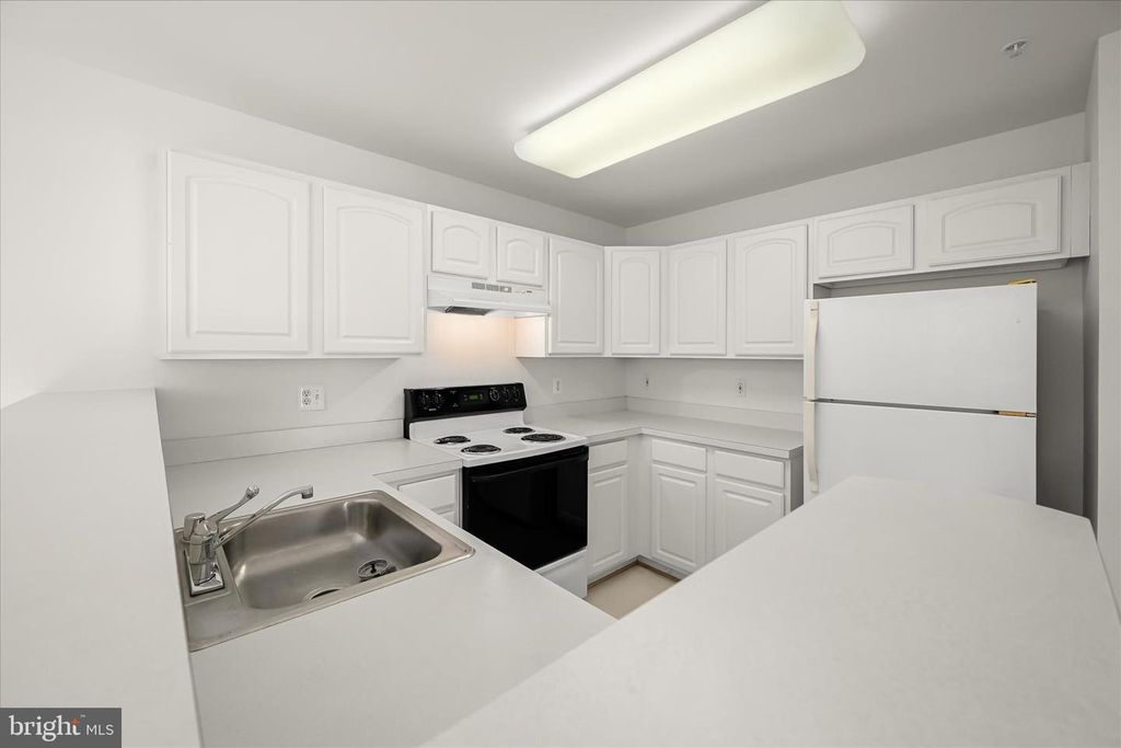 Image 21 of property listing at 1974 SCOTTS CROSSING WAY #102, Annapolis, MD 21401