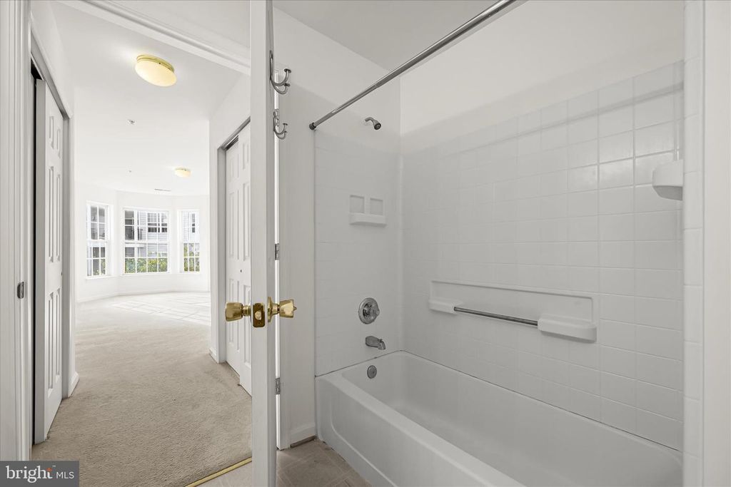 Image 30 of property listing at 1974 SCOTTS CROSSING WAY #102, Annapolis, MD 21401