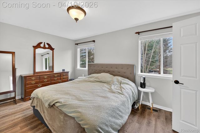 2454 Calvin Court, Hamburg Township, MI 48169