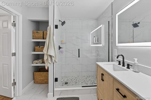 2454 Calvin Court, Hamburg Township, MI 48169