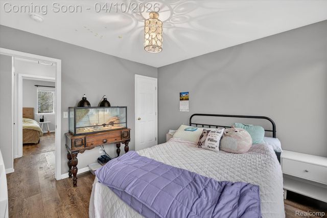 2454 Calvin Court, Hamburg Township, MI 48169