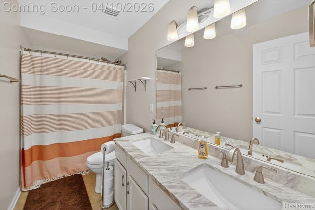 2454 Calvin Court, Hamburg Township, MI 48169