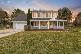2454 Calvin Court, Hamburg Township, MI 48169