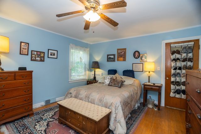 2701 W Fitch Avenue, Chicago, IL 60645