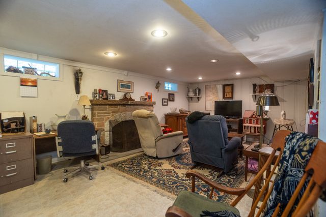 2701 W Fitch Avenue, Chicago, IL 60645