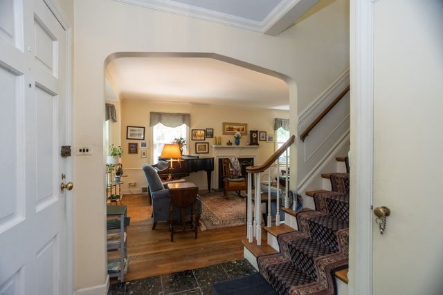 2701 W Fitch Avenue, Chicago, IL 60645