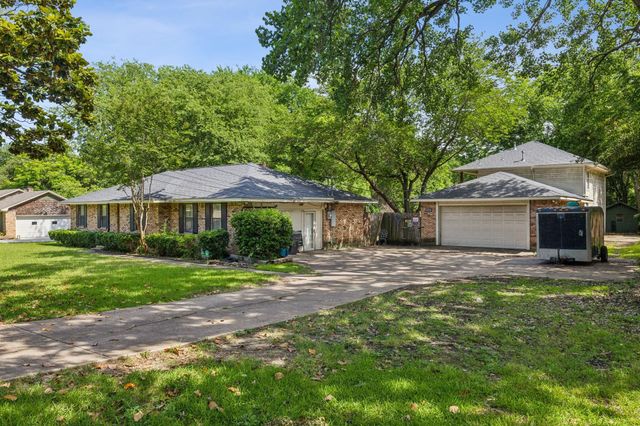412 Spinner Road, Desoto, TX 75115