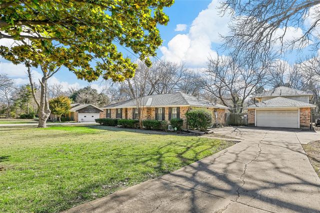 412 Spinner Road, Desoto, TX 75115