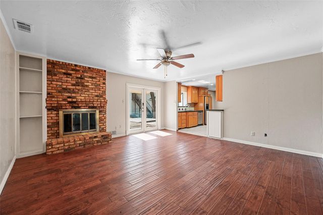 412 Spinner Road, Desoto, TX 75115