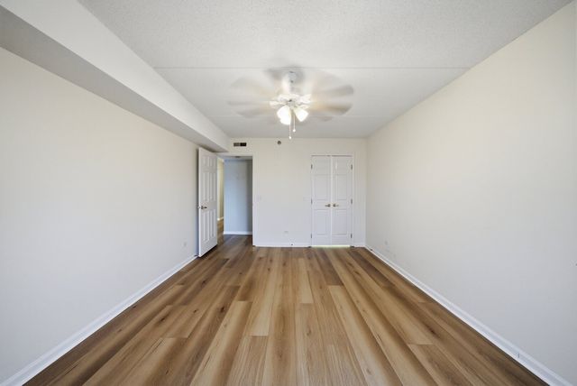 7081 W Touhy Avenue 407, Niles, IL 60714