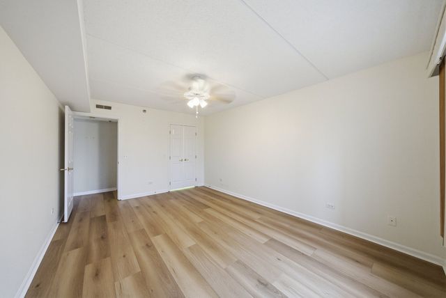 7081 W Touhy Avenue 407, Niles, IL 60714