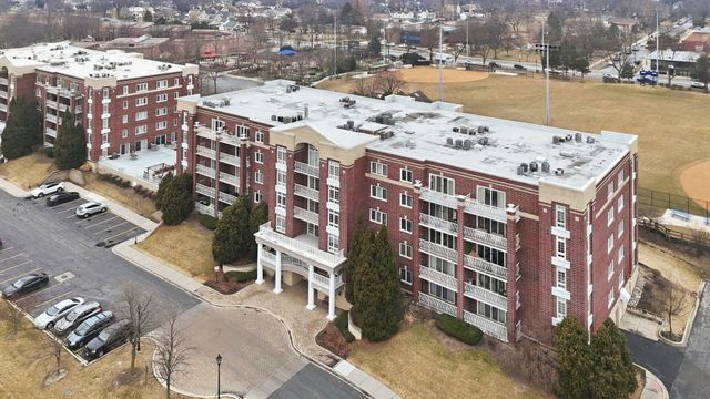 7081 W Touhy Avenue 407, Niles, IL 60714