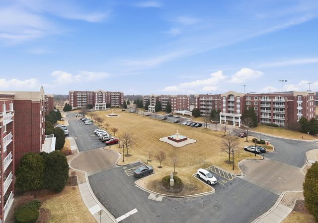 7081 W Touhy Avenue 407, Niles, IL 60714
