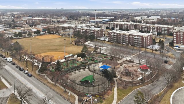 7081 W Touhy Avenue 407, Niles, IL 60714