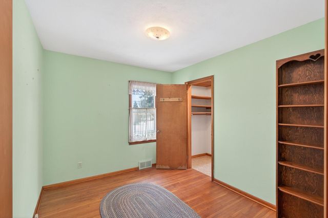 515 County Road B E, Maplewood, MN 55117