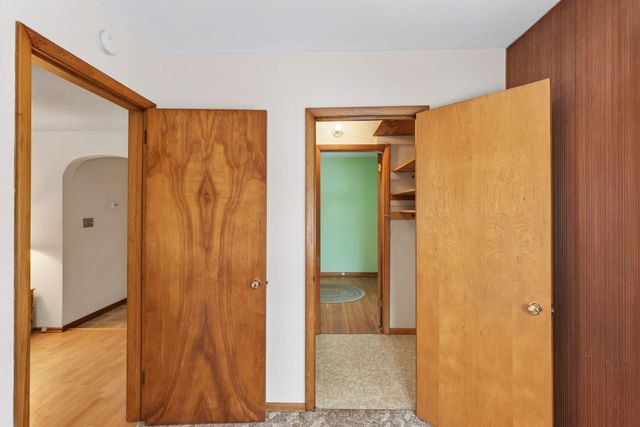 515 County Road B E, Maplewood, MN 55117