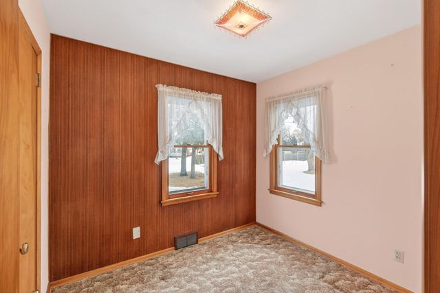 515 County Road B E, Maplewood, MN 55117