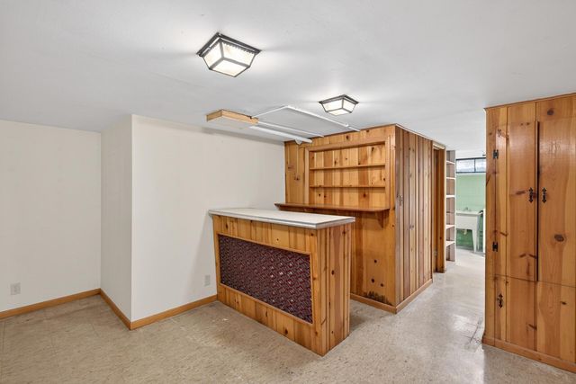 515 County Road B E, Maplewood, MN 55117