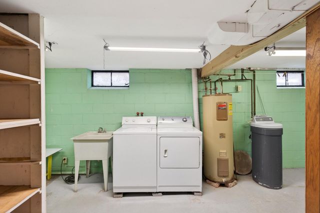 515 County Road B E, Maplewood, MN 55117