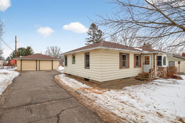 515 County Road B E, Maplewood, MN 55117