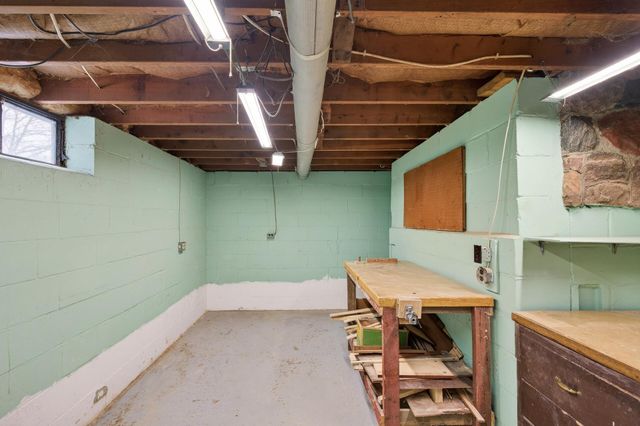 515 County Road B E, Maplewood, MN 55117