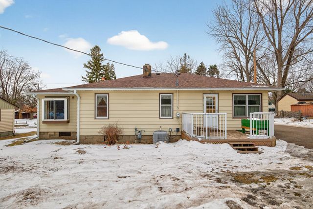 515 County Road B E, Maplewood, MN 55117