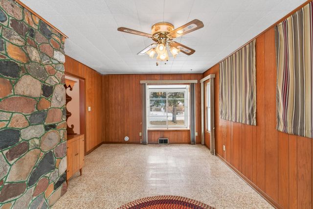 515 County Road B E, Maplewood, MN 55117