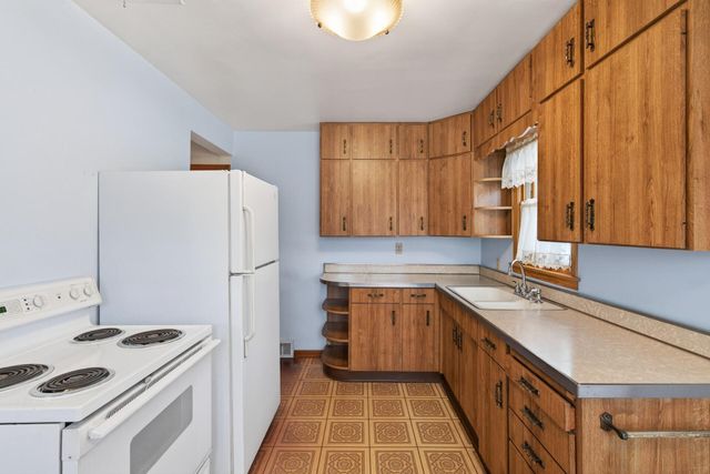 515 County Road B E, Maplewood, MN 55117