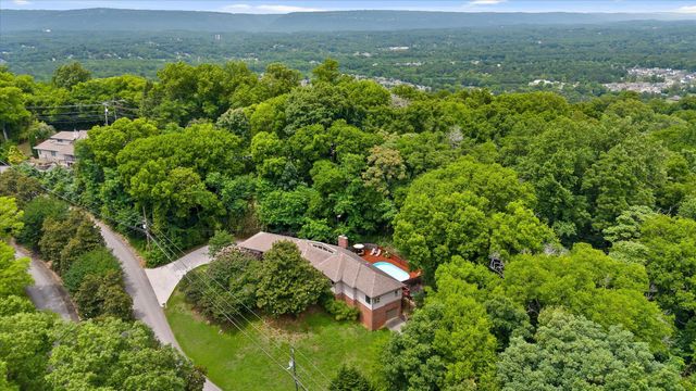 1609 Rock Bluff Road, Hixson, TN 37343
