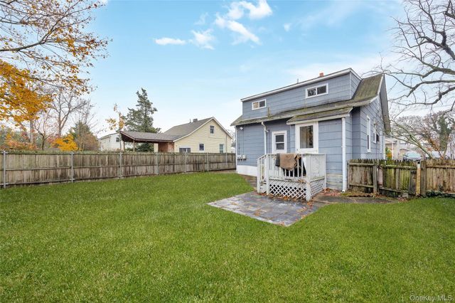 35 Andrew Avenue, Islip Terrace, NY 11752