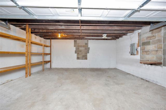 35 Andrew Avenue, Islip Terrace, NY 11752