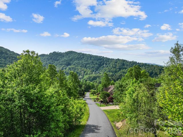 138 Whitfield Lane, Weaverville, NC 28787