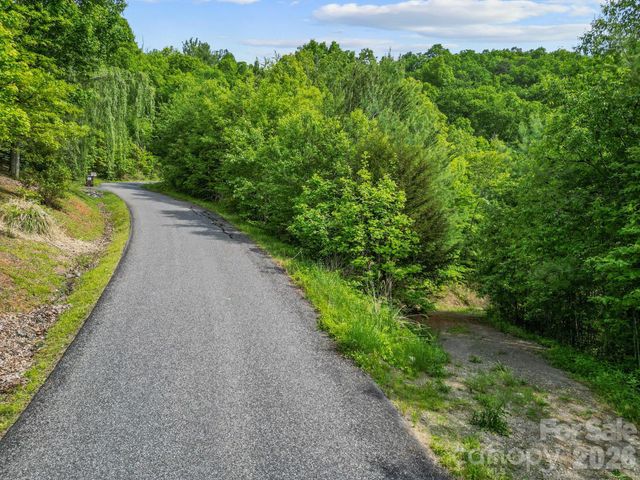 138 Whitfield Lane, Weaverville, NC 28787