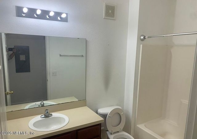 3631 KIRKPATRICK Circle 6, Jacksonville, FL 32210