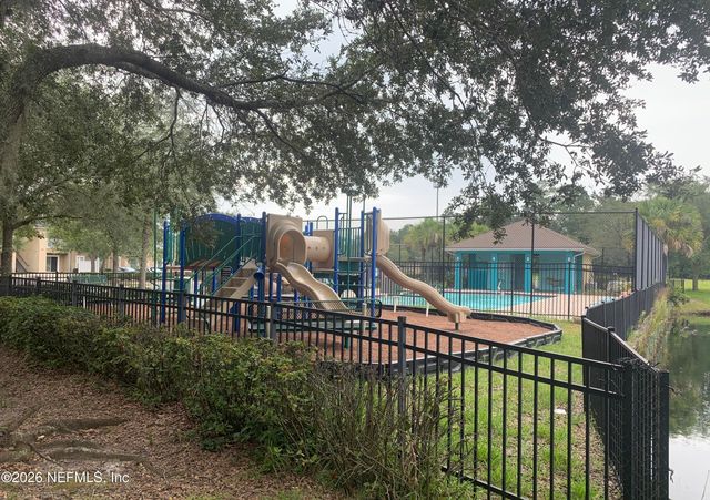 3631 KIRKPATRICK Circle 6, Jacksonville, FL 32210