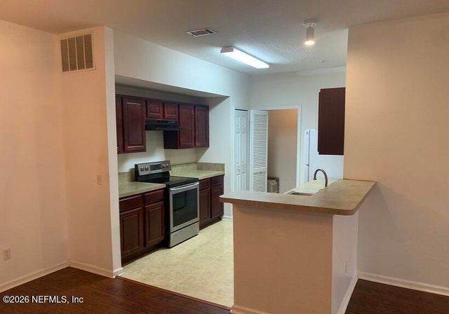 3631 KIRKPATRICK Circle 6, Jacksonville, FL 32210