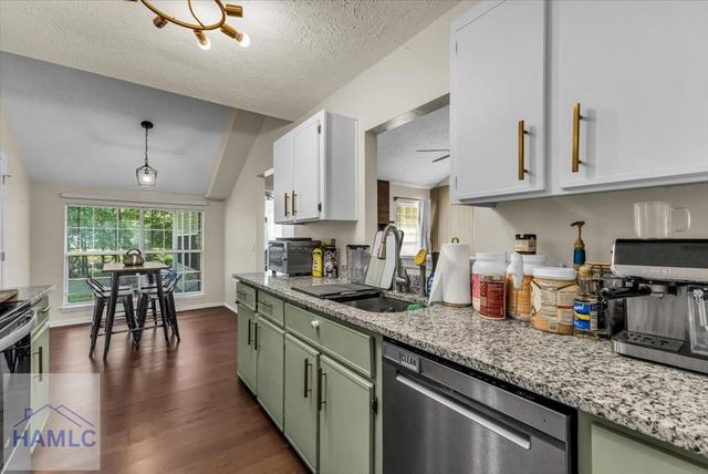 40 Whippoorwill Lane East, Richmond Hill, GA 31324