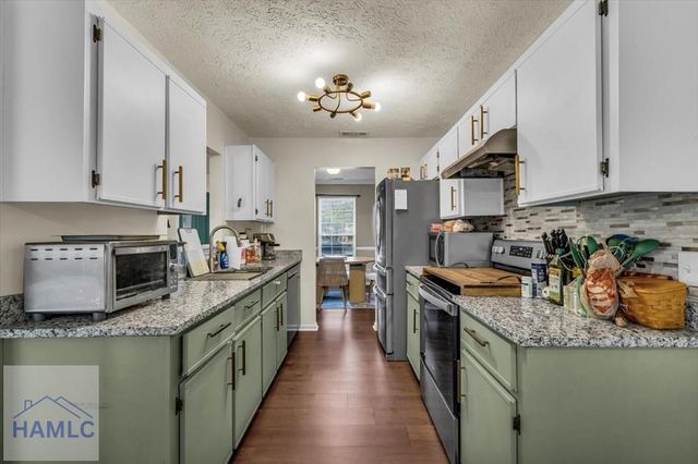 40 Whippoorwill Lane East, Richmond Hill, GA 31324