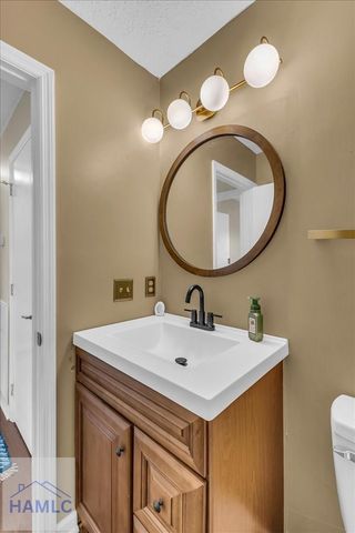 40 Whippoorwill Lane East, Richmond Hill, GA 31324