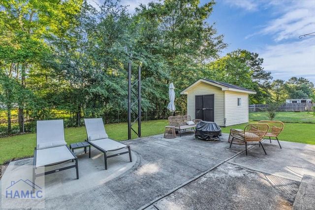 40 Whippoorwill Lane East, Richmond Hill, GA 31324