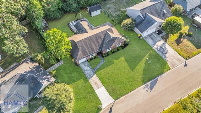 40 Whippoorwill Lane East, Richmond Hill, GA 31324
